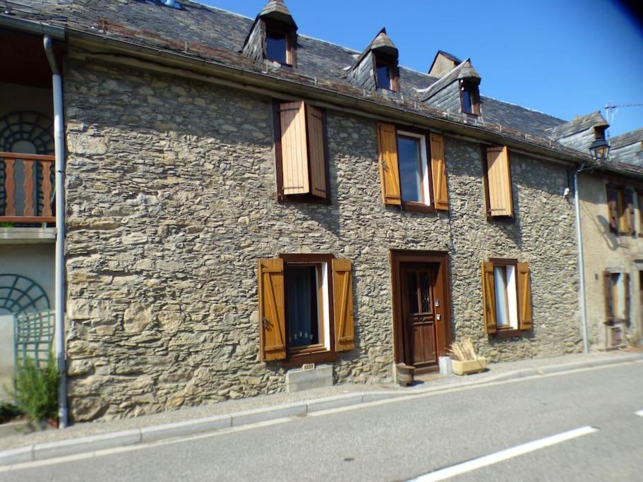 Maison Familiale Pour 8 Saint-Aventin 外观 照片