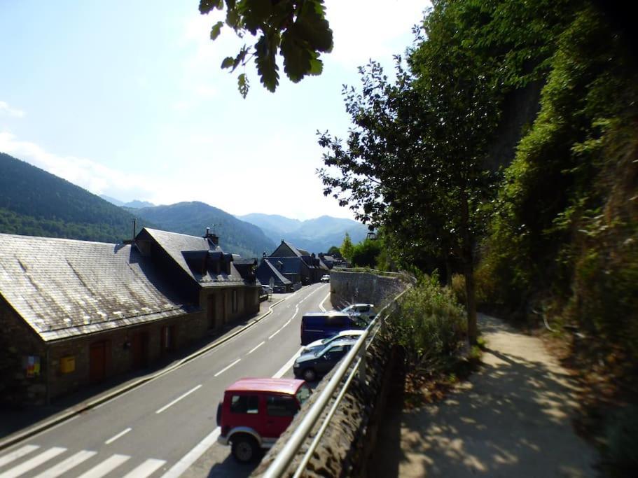 Maison Familiale Pour 8 Saint-Aventin 外观 照片