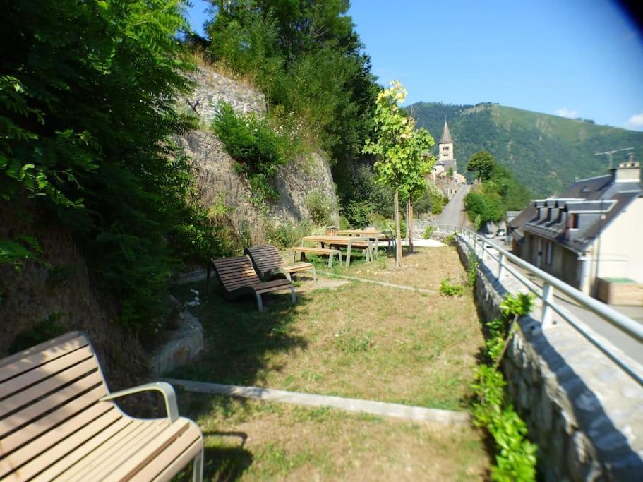 Maison Familiale Pour 8 Saint-Aventin 外观 照片