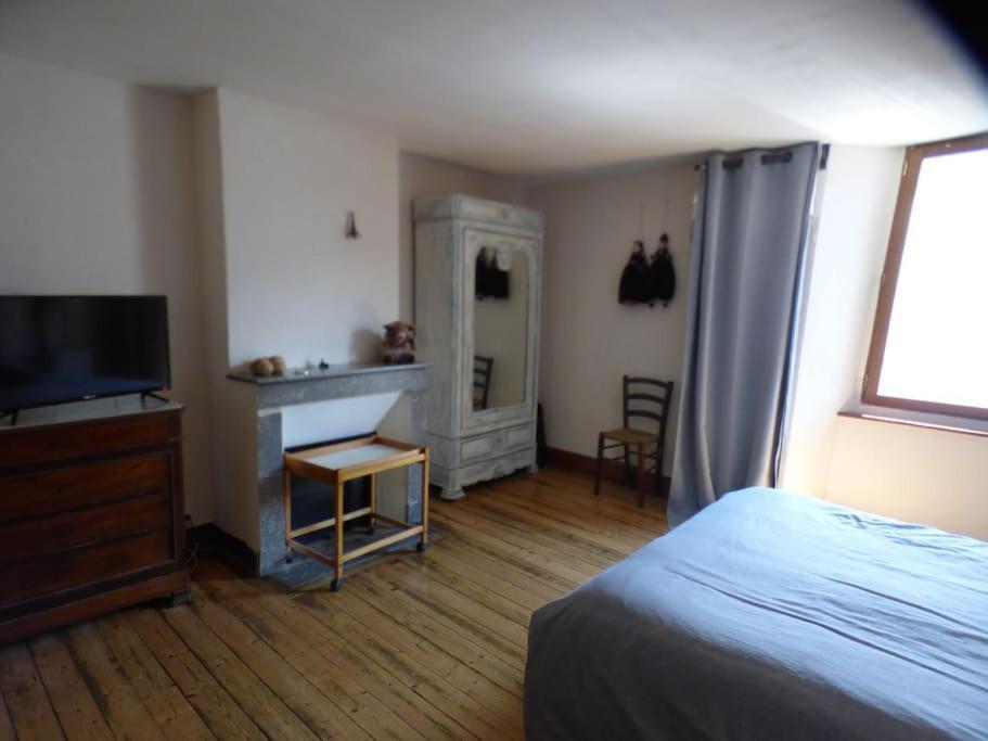 Maison Familiale Pour 8 Saint-Aventin 外观 照片