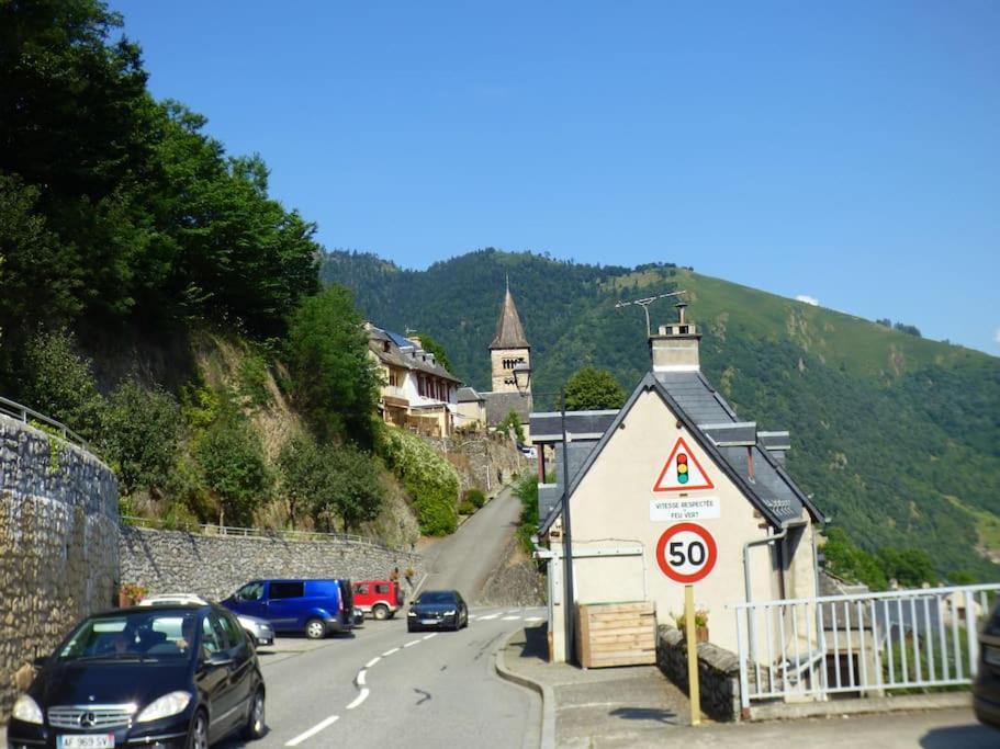 Maison Familiale Pour 8 Saint-Aventin 外观 照片