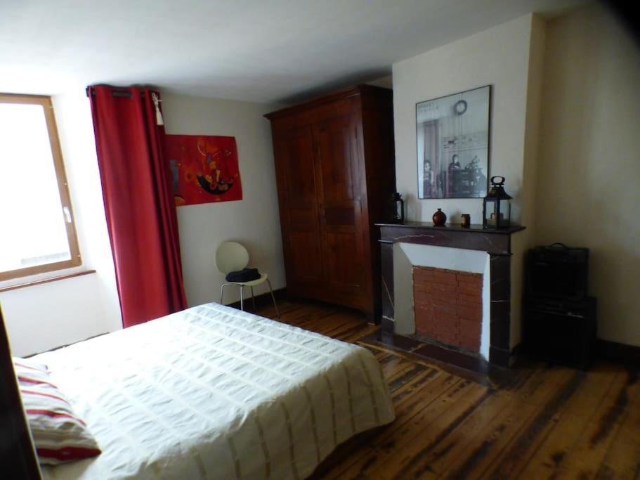Maison Familiale Pour 8 Saint-Aventin 外观 照片