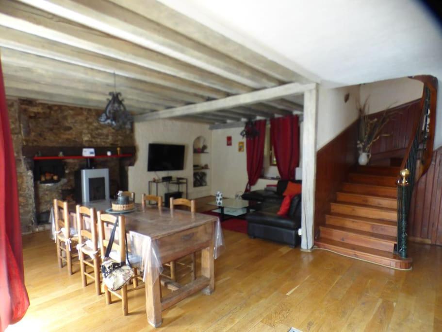Maison Familiale Pour 8 Saint-Aventin 外观 照片
