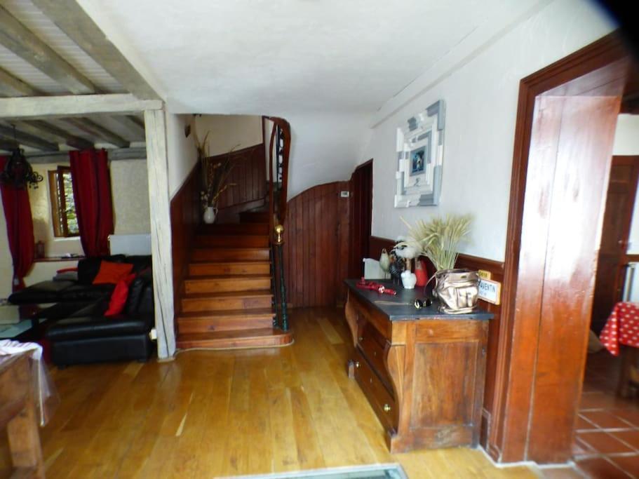 Maison Familiale Pour 8 Saint-Aventin 外观 照片