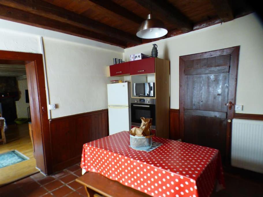 Maison Familiale Pour 8 Saint-Aventin 外观 照片