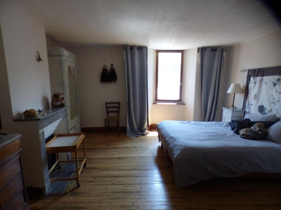 Maison Familiale Pour 8 Saint-Aventin 外观 照片