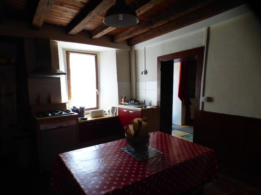 Maison Familiale Pour 8 Saint-Aventin 外观 照片